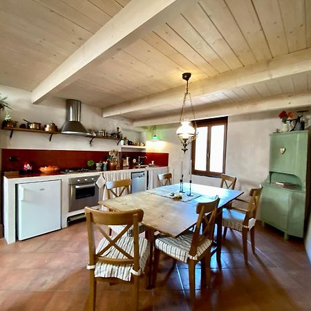 Iconic Italian Townhouse W Rooftop Terrace & Mountain View, Пиня Екстериор снимка