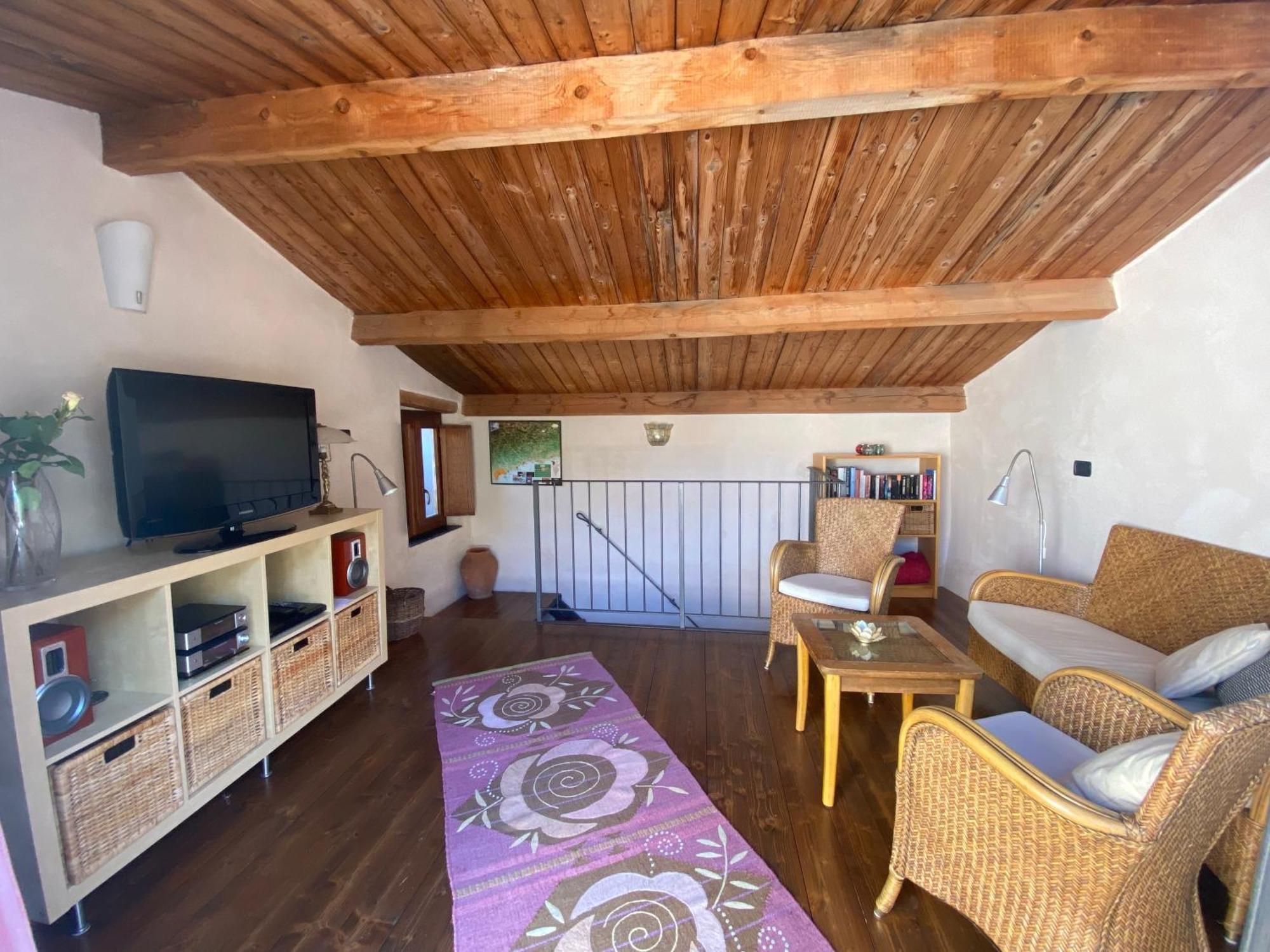 Iconic Italian Townhouse W Rooftop Terrace & Mountain View, Пиня Екстериор снимка