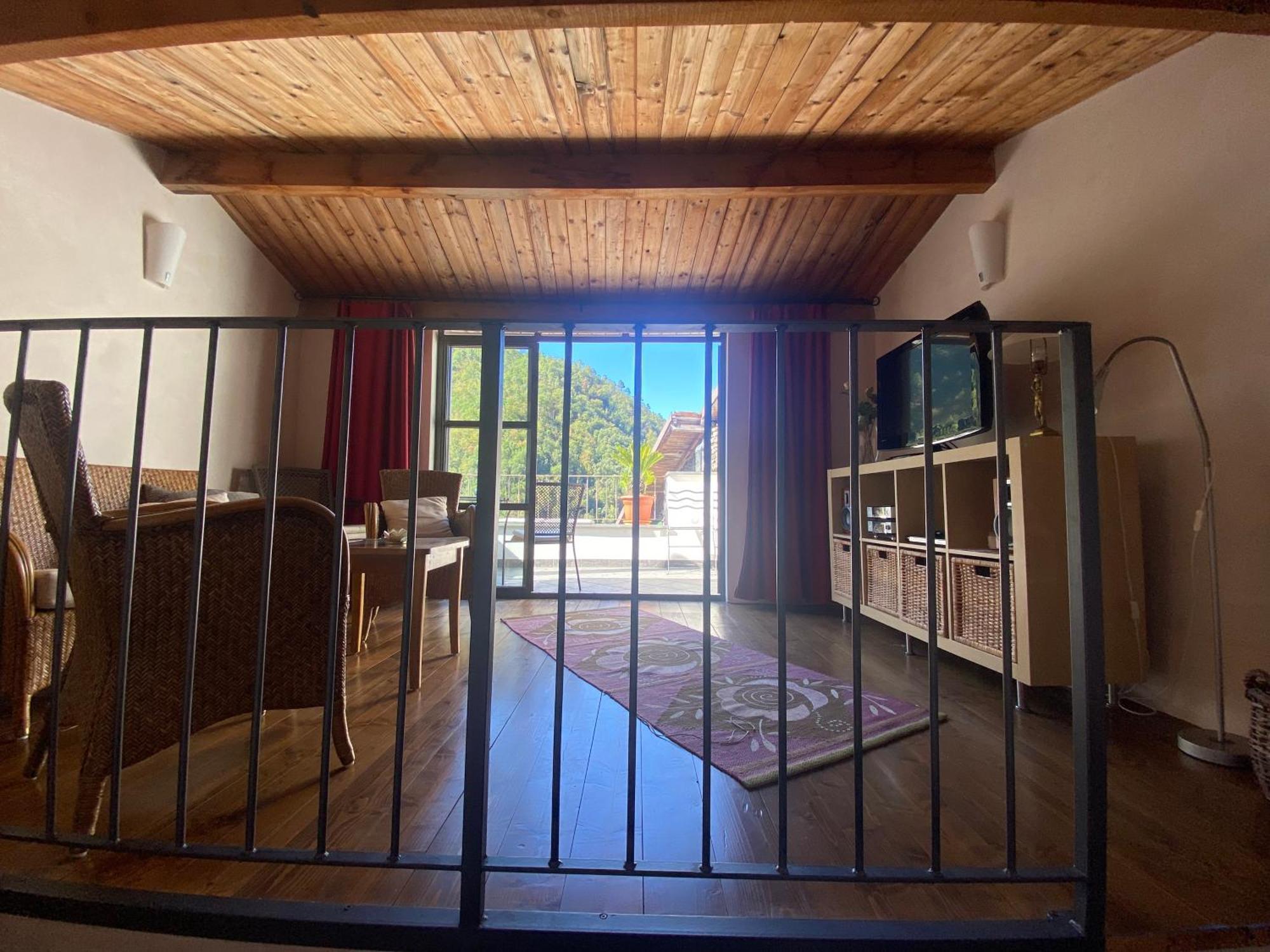 Iconic Italian Townhouse W Rooftop Terrace & Mountain View, Пиня Екстериор снимка