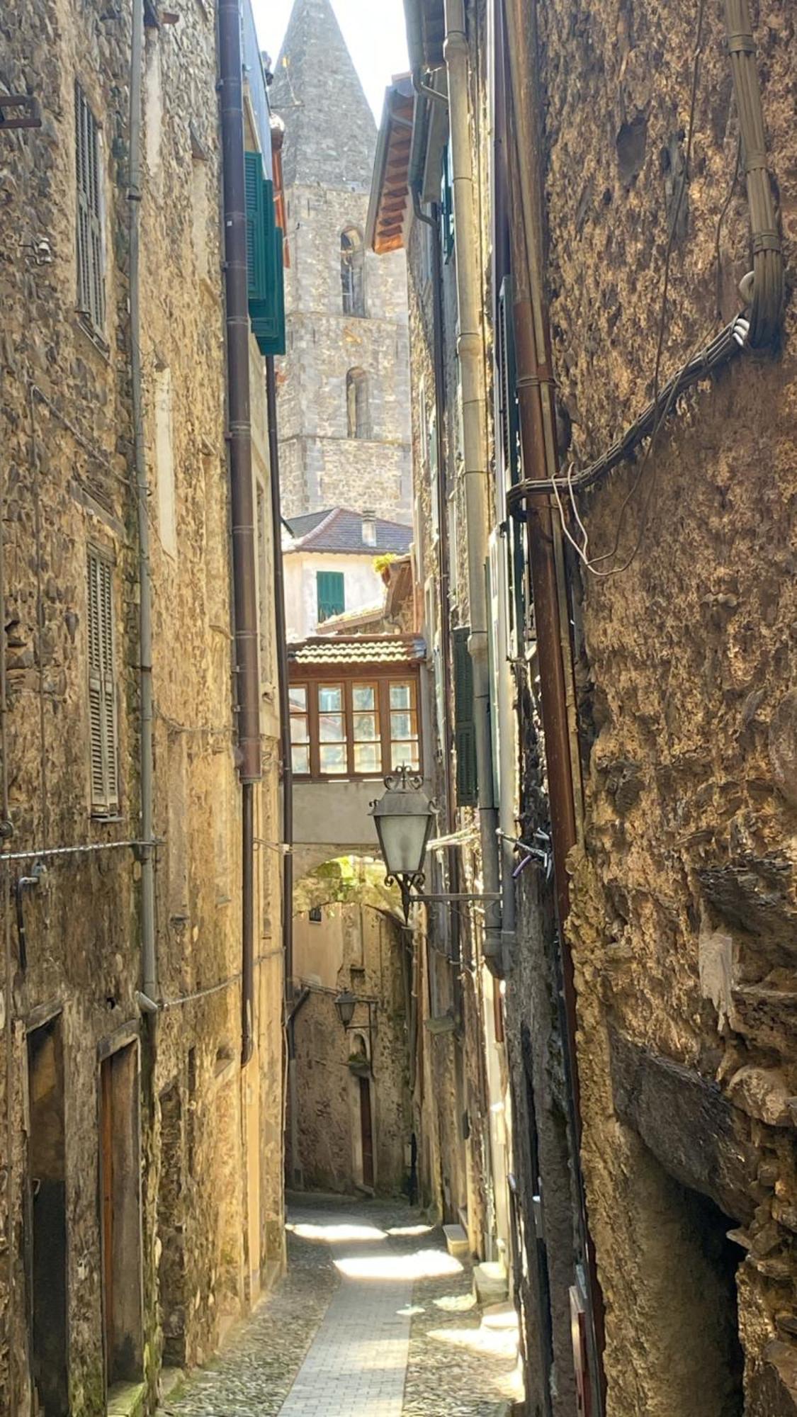 Iconic Italian Townhouse W Rooftop Terrace & Mountain View, Пиня Екстериор снимка